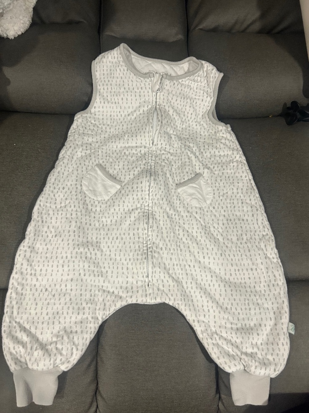 Tealbee White Sleeveless Baby Sleep Sack